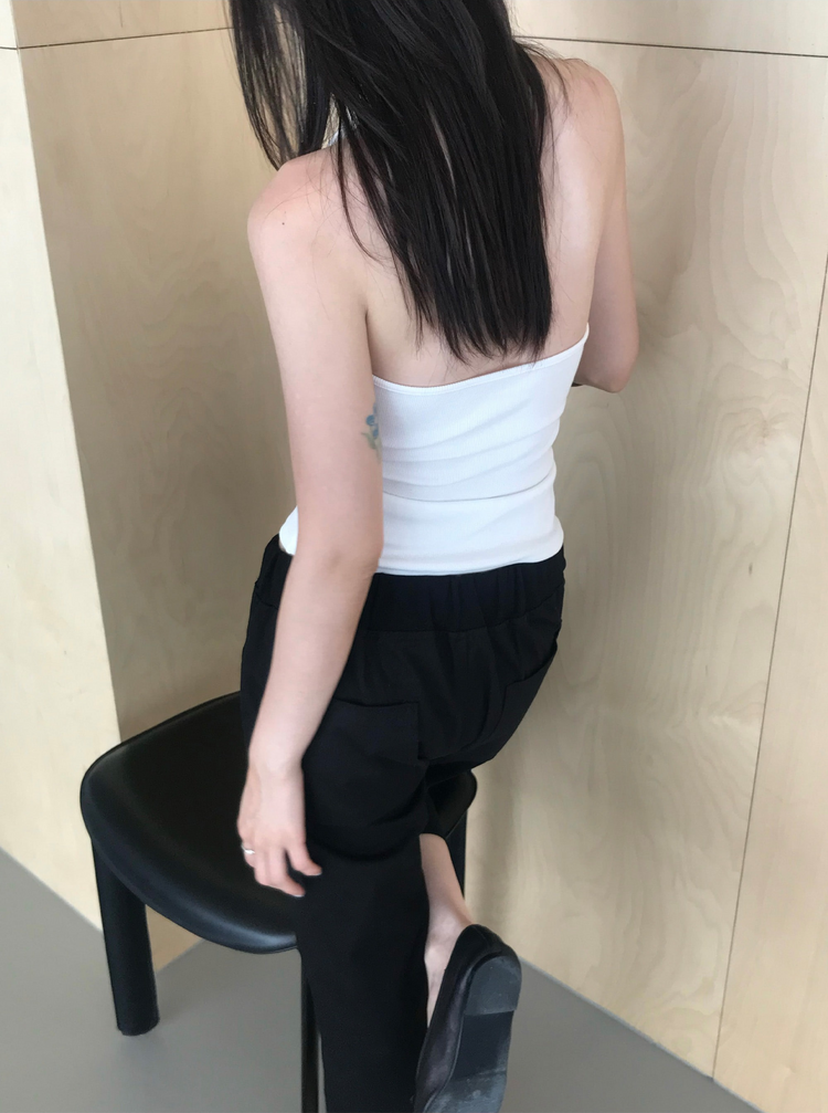 掛脖V領細節上衣
