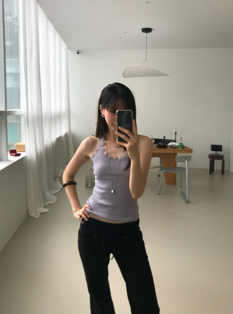 美背蕾絲U領修身上衣