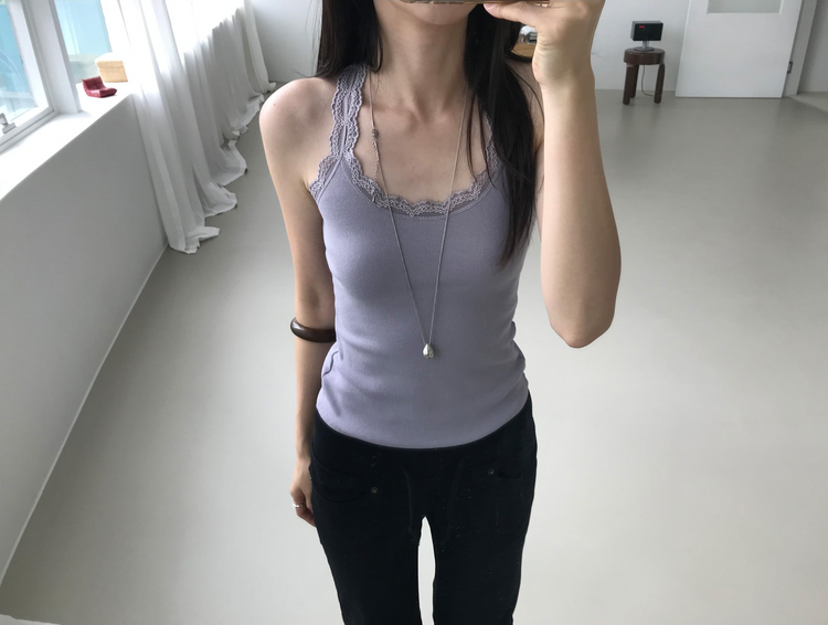 美背蕾絲U領修身上衣