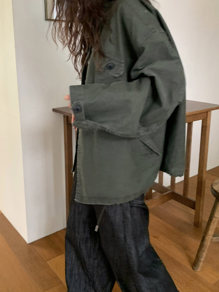 花邊V領排鈕細節上衣