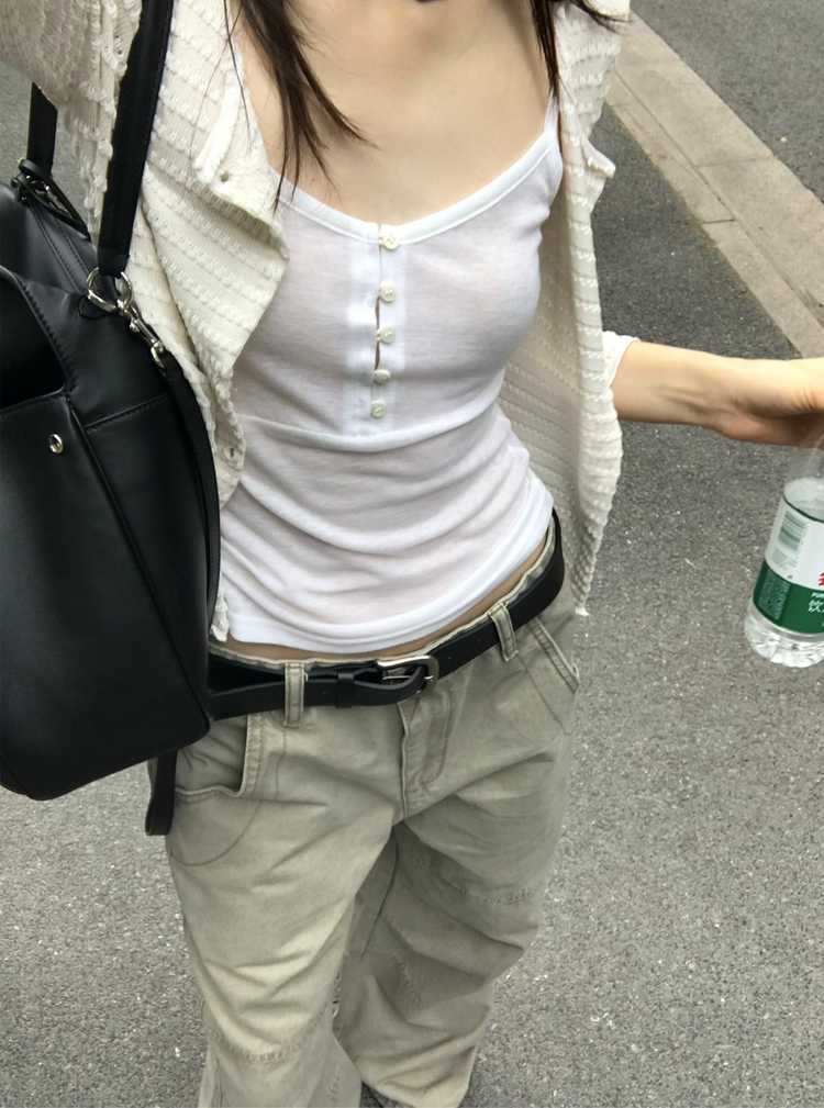 美色透膚扣鈕細節背心