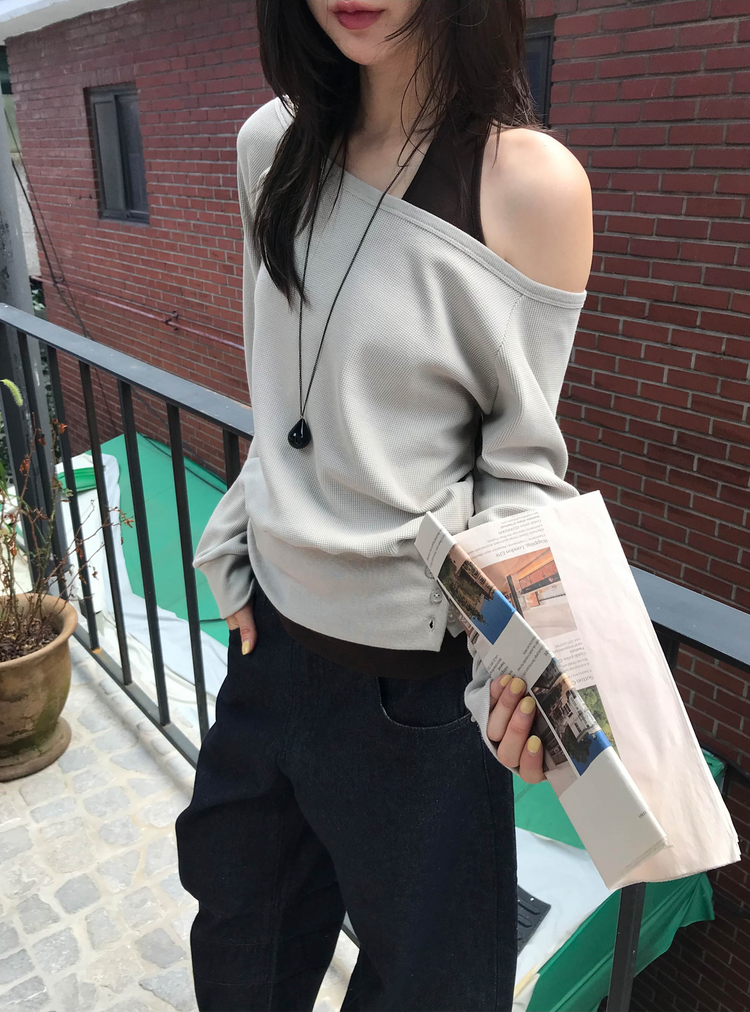 美肩撞色掛脖兩件式上衣