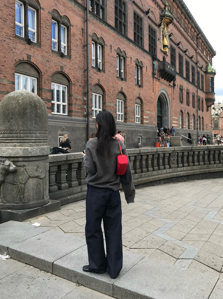 船領弧下擺修腰上衣