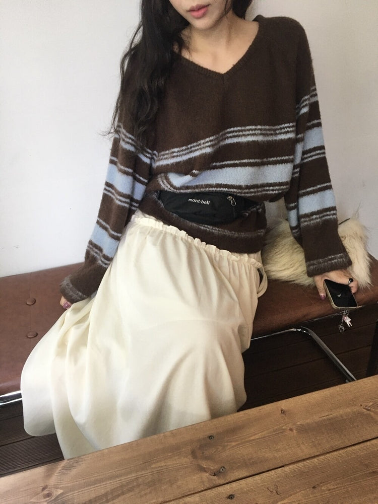 V領撞色條紋細節毛衣