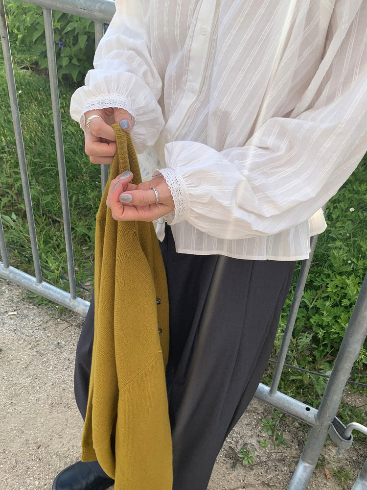 仙氣暗紋修腰抽繩排鈕上衣