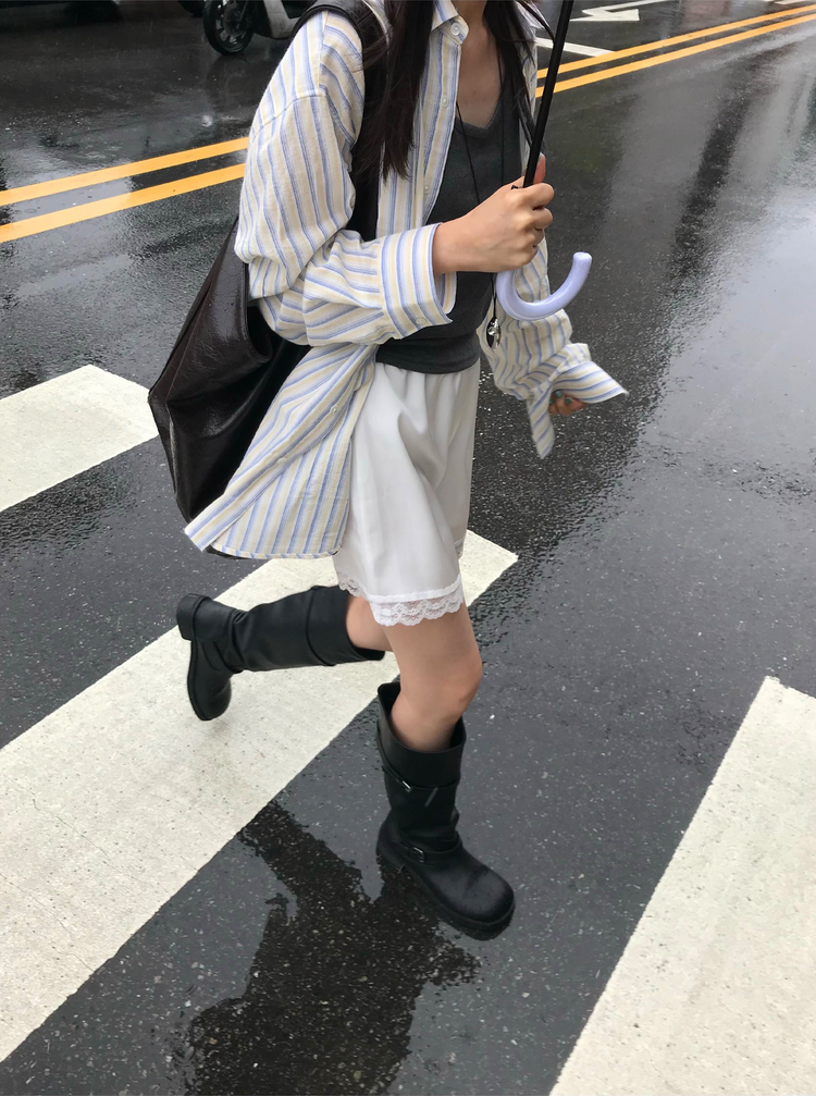 光澤感蕾絲邊細節短裙