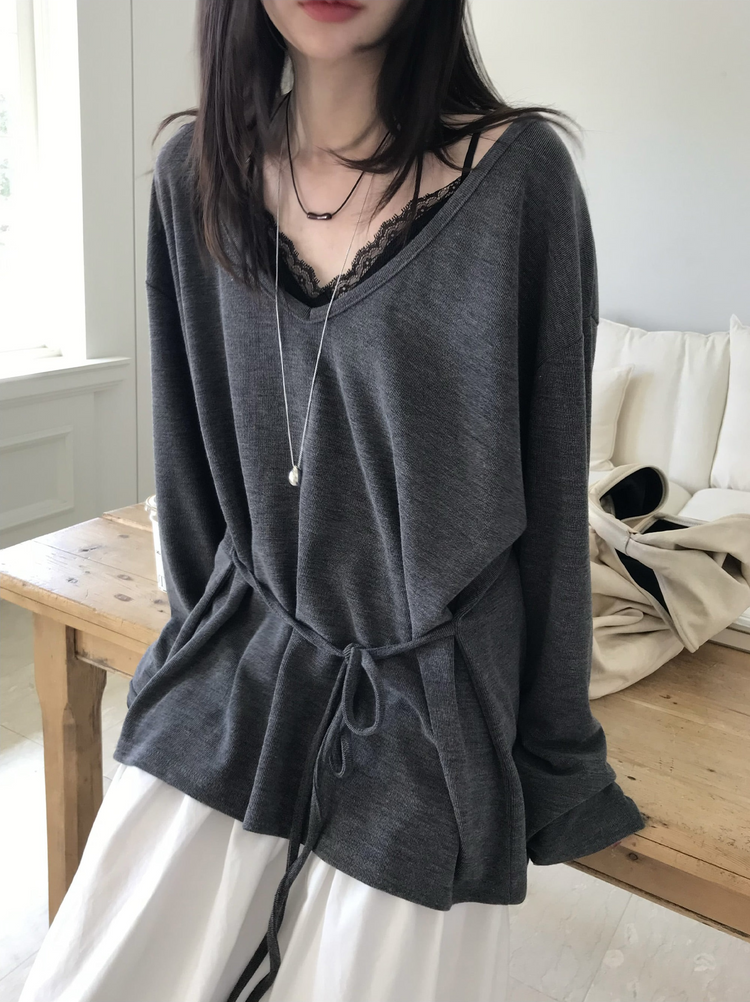 蕾絲邊胸線細節上衣