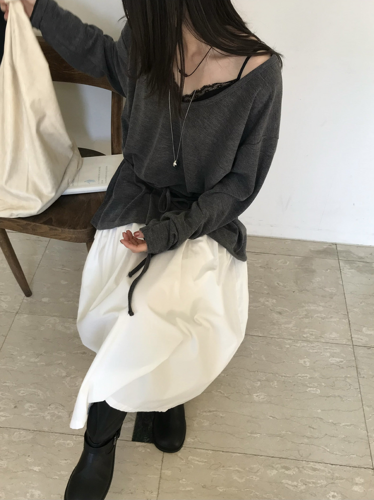 蕾絲邊胸線細節上衣