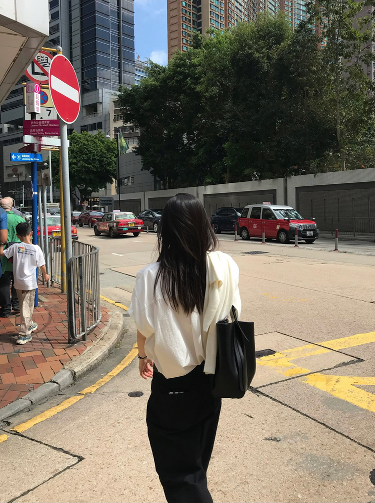 口袋細節直筒牛仔褲