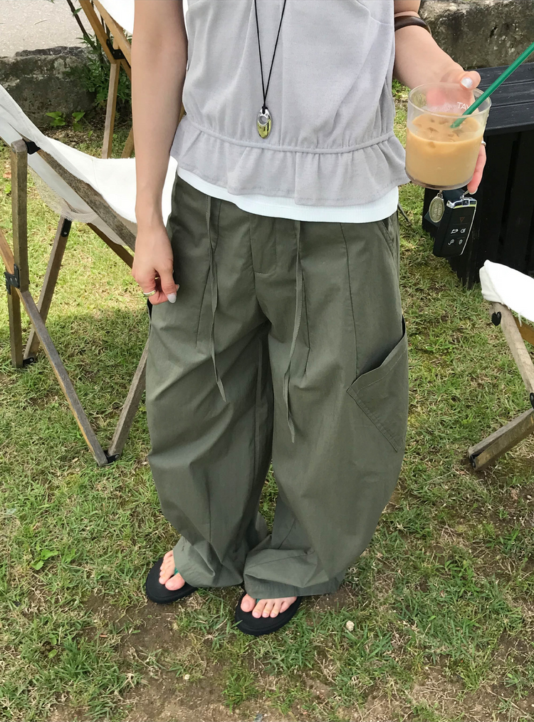 抓皺胸壓線細節修腰上衣