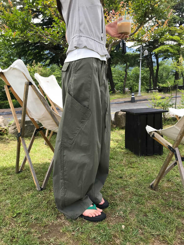 抓皺胸壓線細節修腰上衣