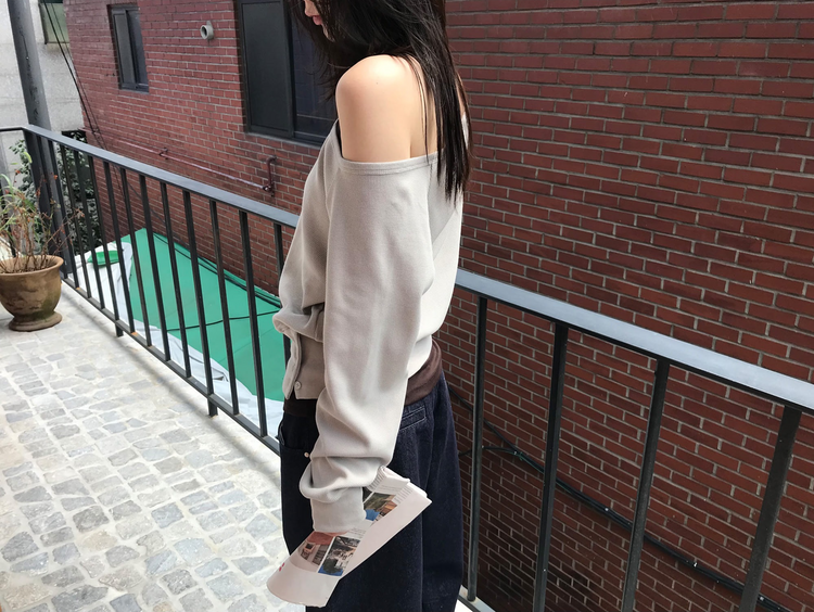 美肩撞色掛脖兩件式上衣