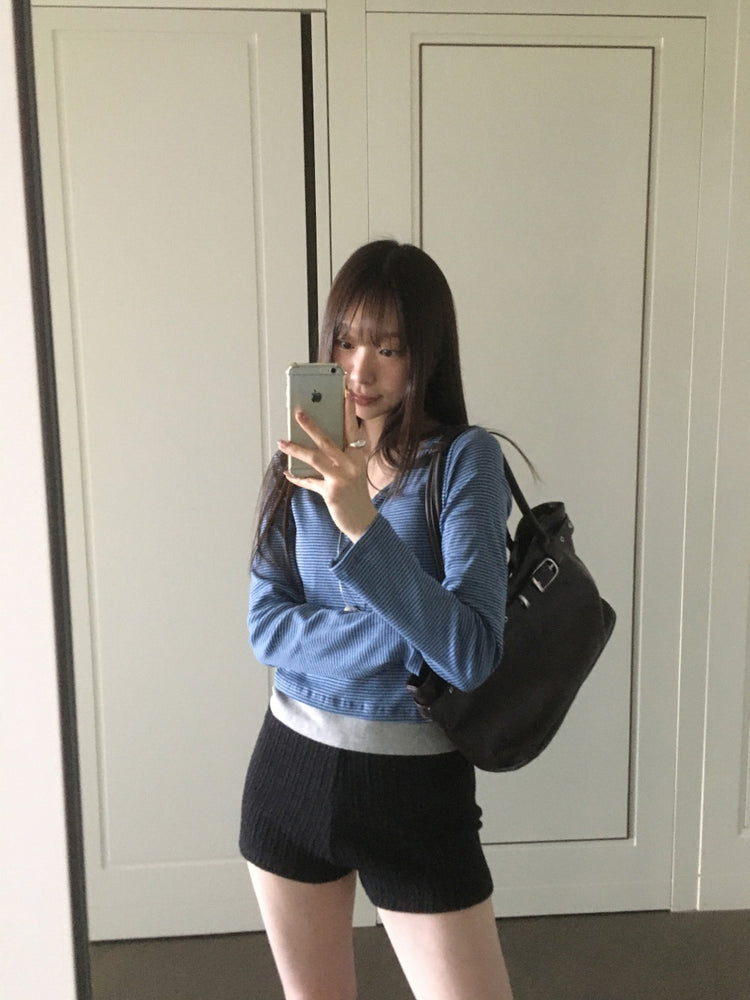 條紋V領暗扣細節上衣