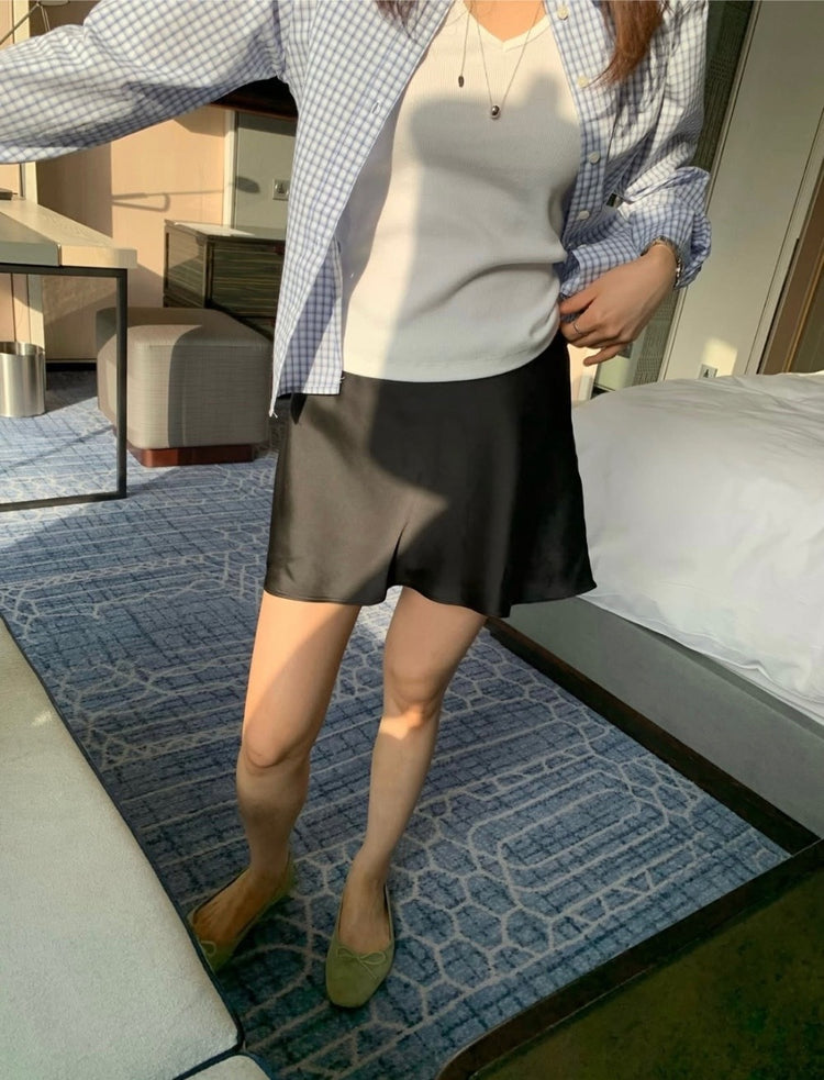 光澤感微傘短裙