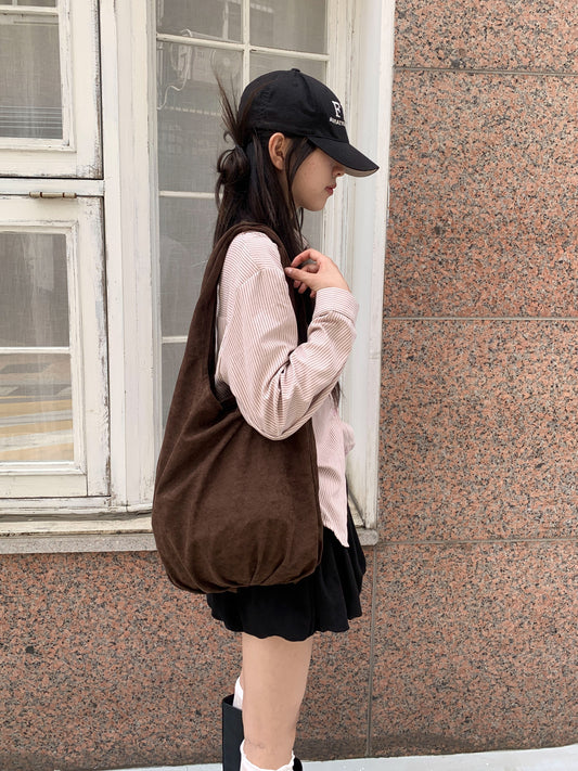 麂皮絨抓皺細節hobo bag(附小袋)