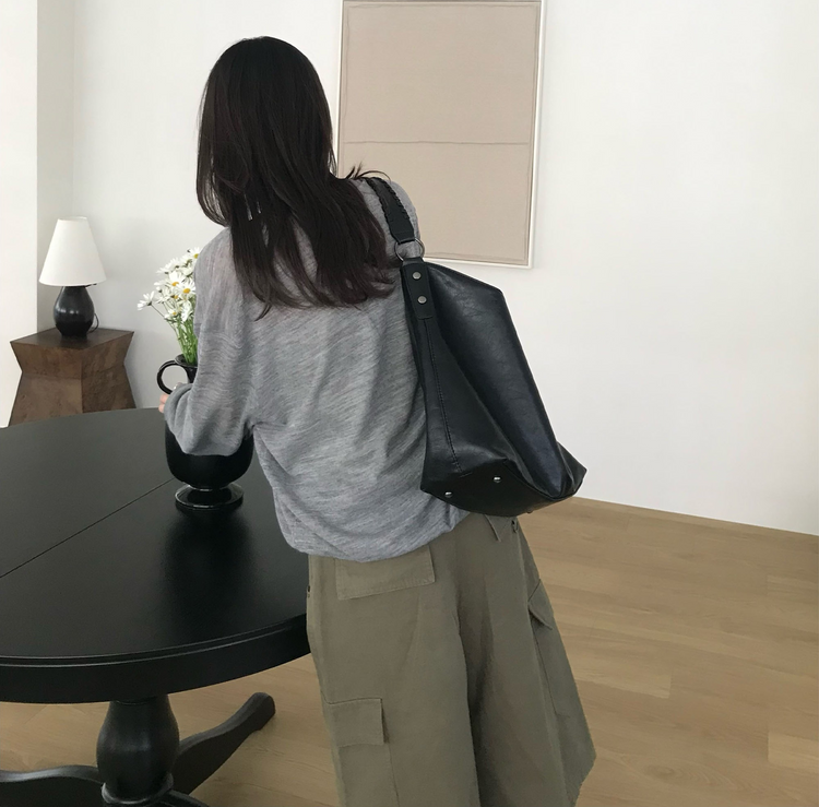 透膚深V針織上衣