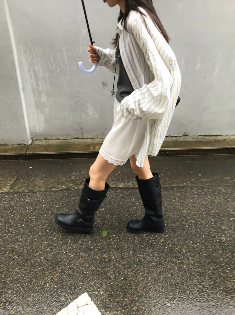 光澤感蕾絲邊細節短裙