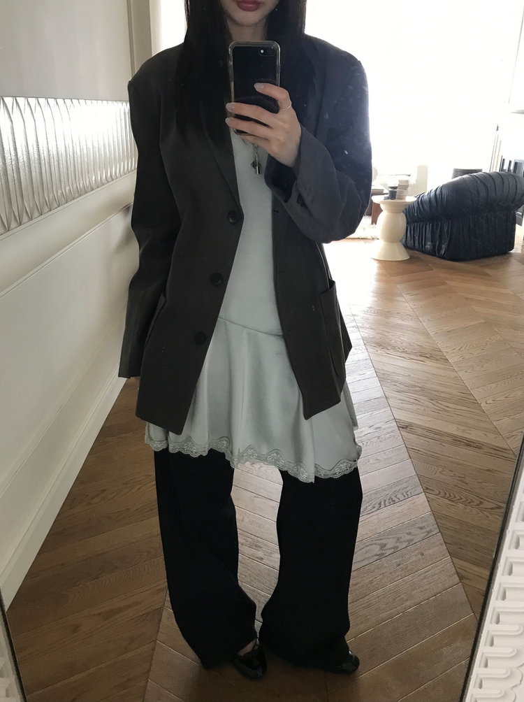 霧光澤蕾絲細節連身裙