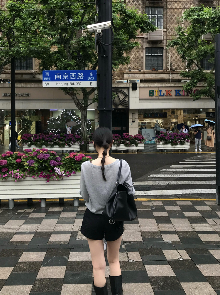 美色亨利領反折袖細節上衣