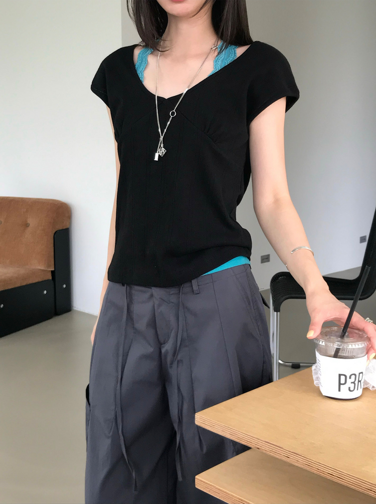 美背蕾絲U領修身上衣