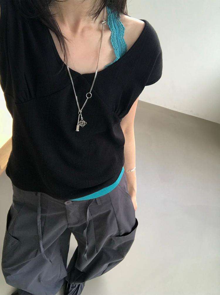 美背蕾絲U領修身上衣