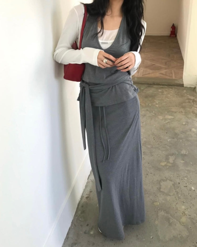 掛脖綁帶細節上衣