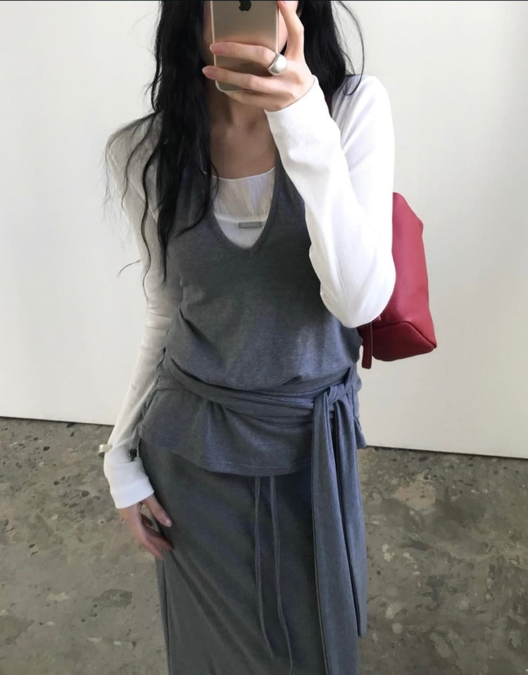 掛脖綁帶細節上衣