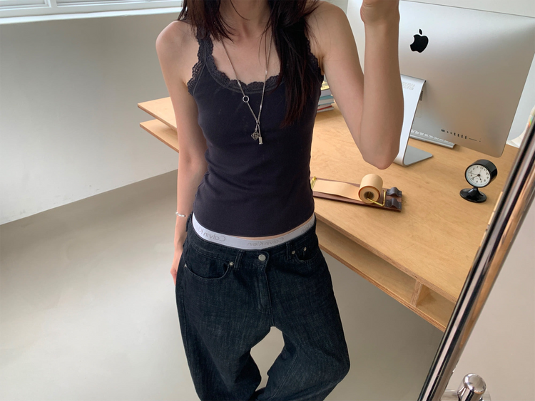 美背蕾絲U領修身上衣