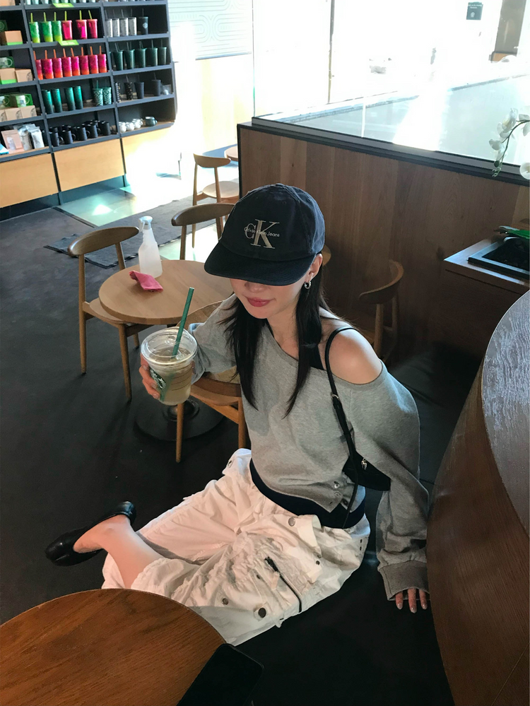 美肩撞色掛脖兩件式上衣
