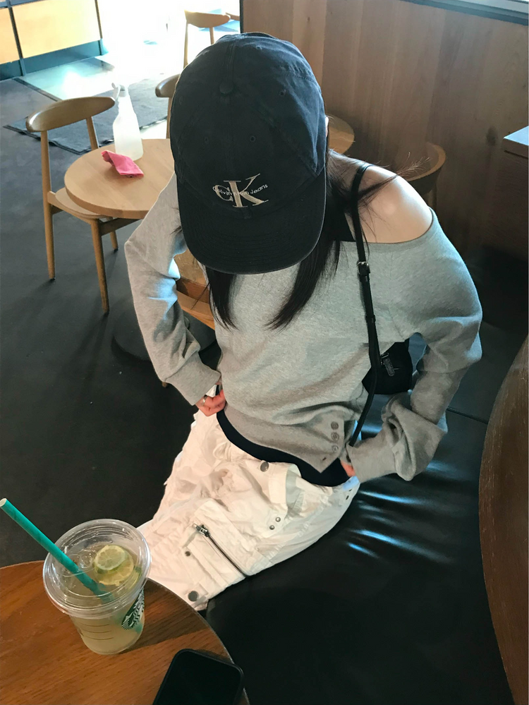 美肩撞色掛脖兩件式上衣