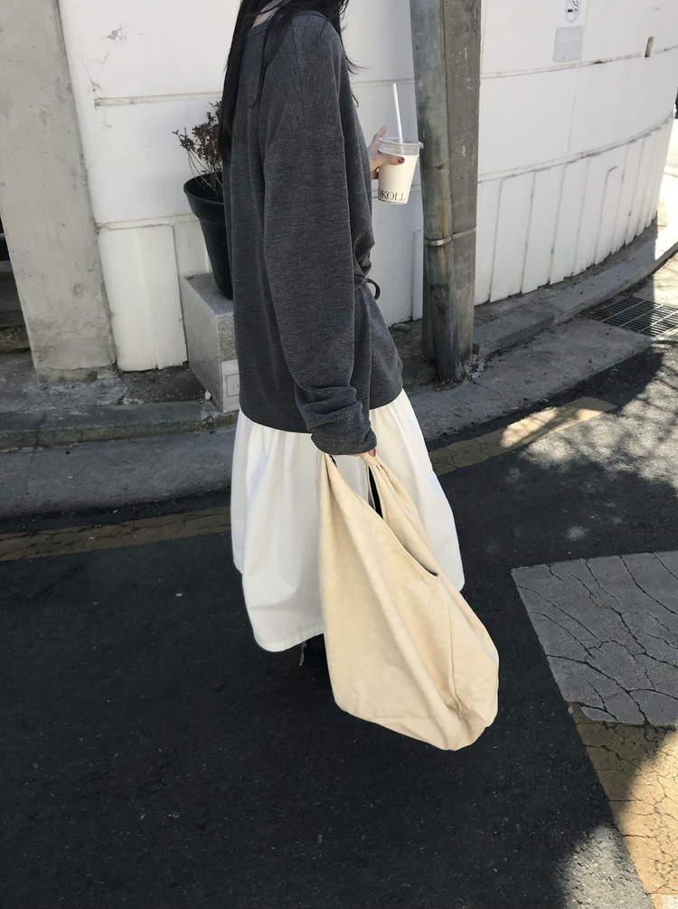 蕾絲邊胸線細節上衣