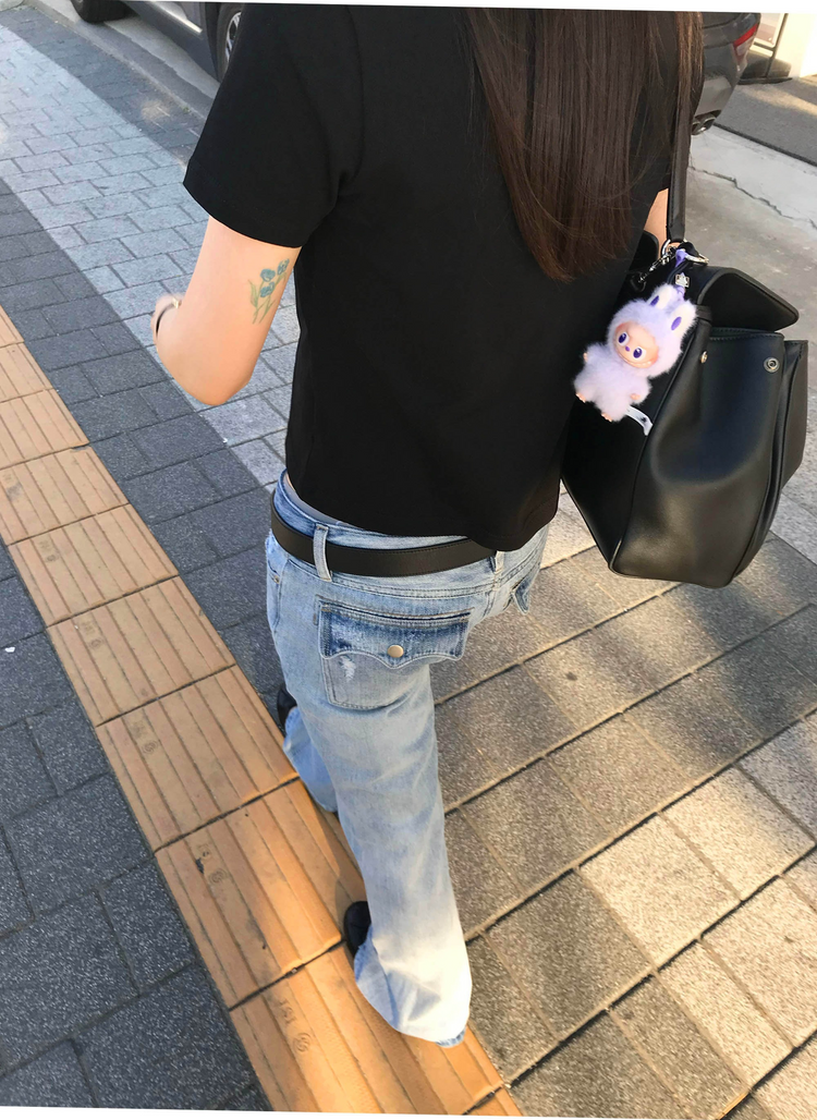 弧形口袋細節低腰牛仔褲