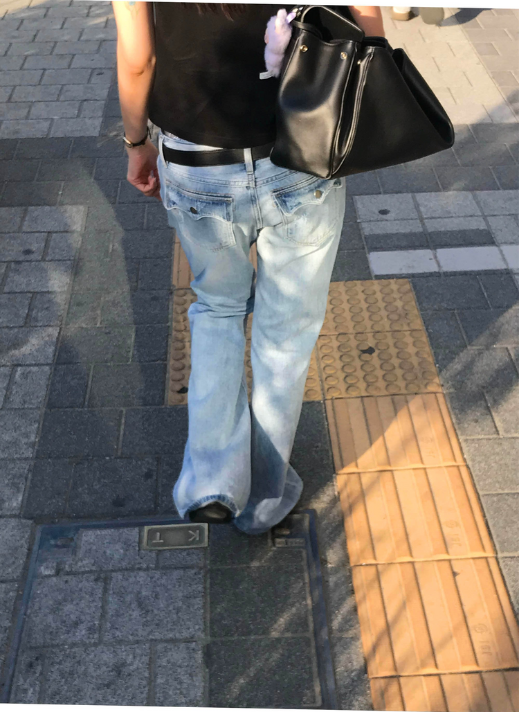 弧形口袋細節低腰牛仔褲