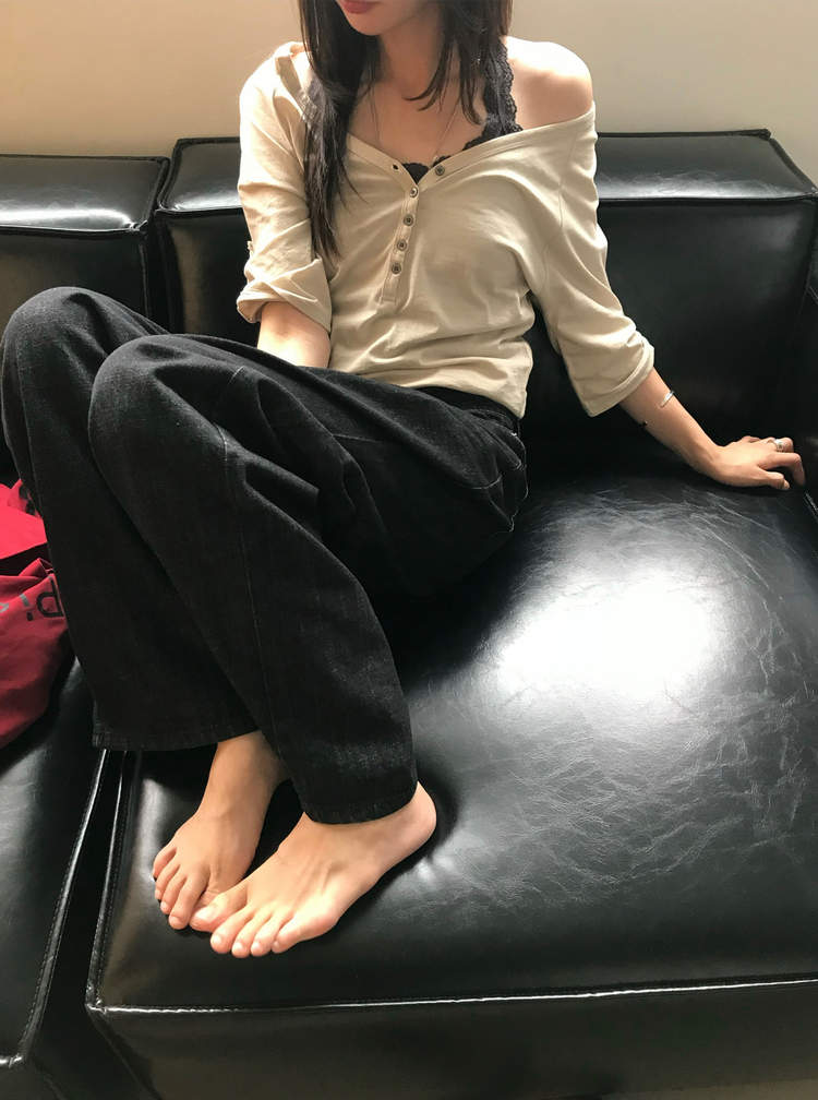 美背蕾絲U領修身上衣
