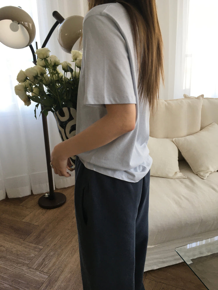 U領隨性寬鬆上衣