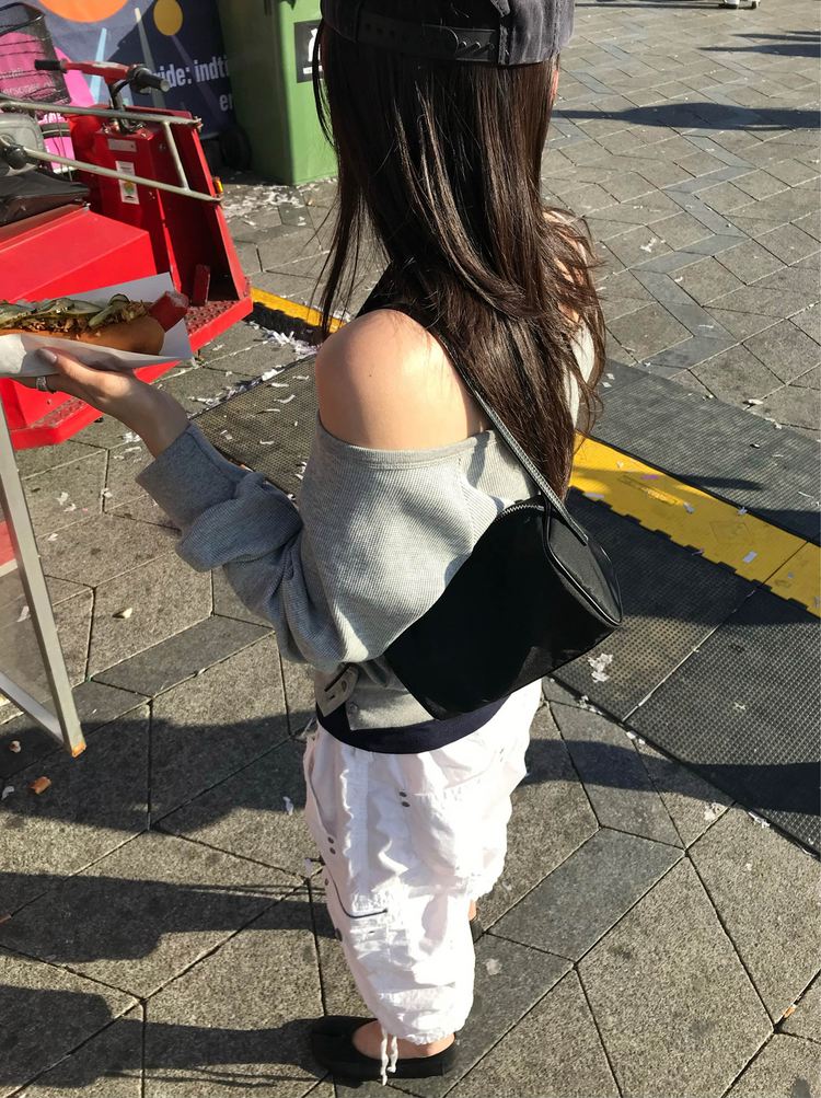 美肩撞色掛脖兩件式上衣