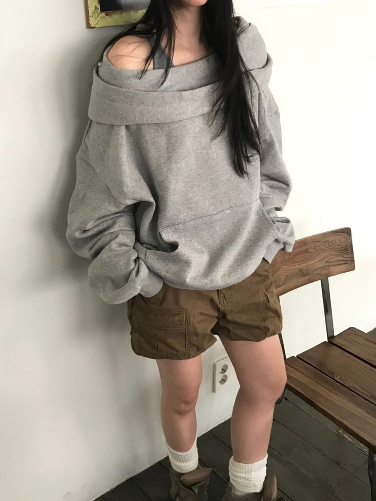 露肩連帽細節寬鬆衛衣