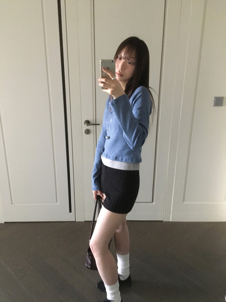 條紋V領暗扣細節上衣