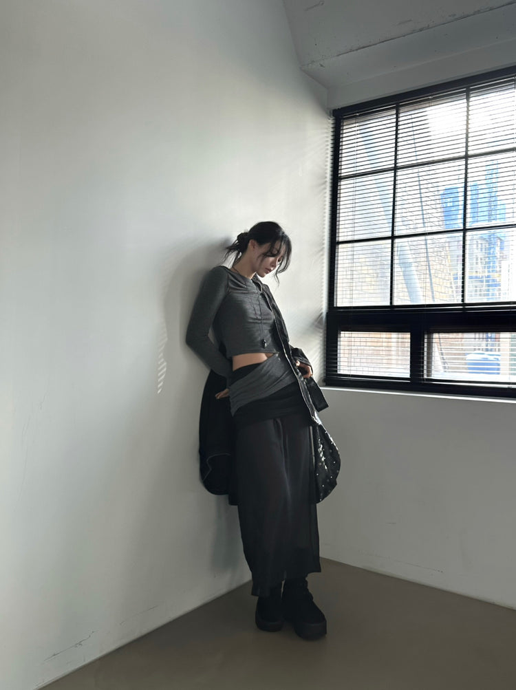 美肩側露腰細節上衣