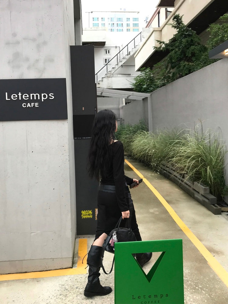 天絲微透膚不對稱垂帶設計上衣