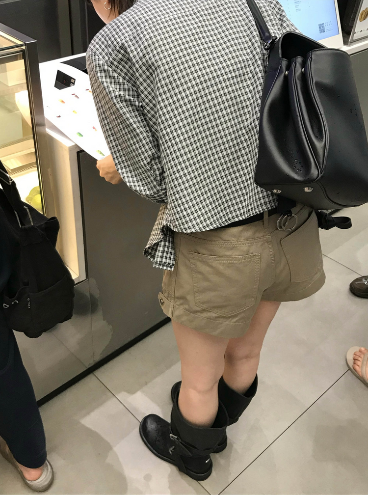 美色透膚扣鈕細節背心