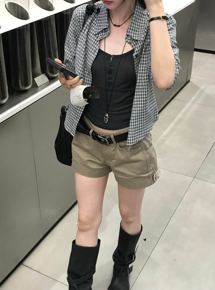美色透膚扣鈕細節背心