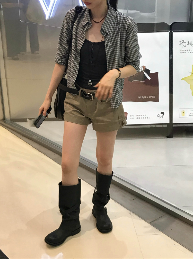 美色透膚扣鈕細節背心