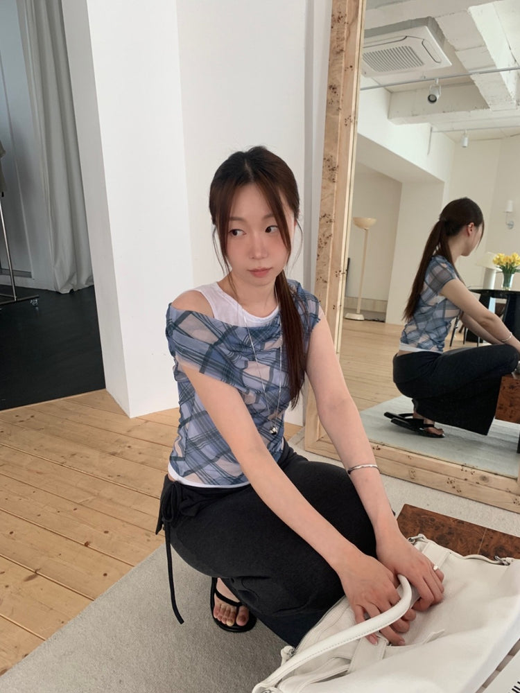 反折綁帶細節及踝裙