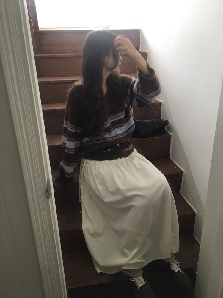 V領撞色條紋細節毛衣