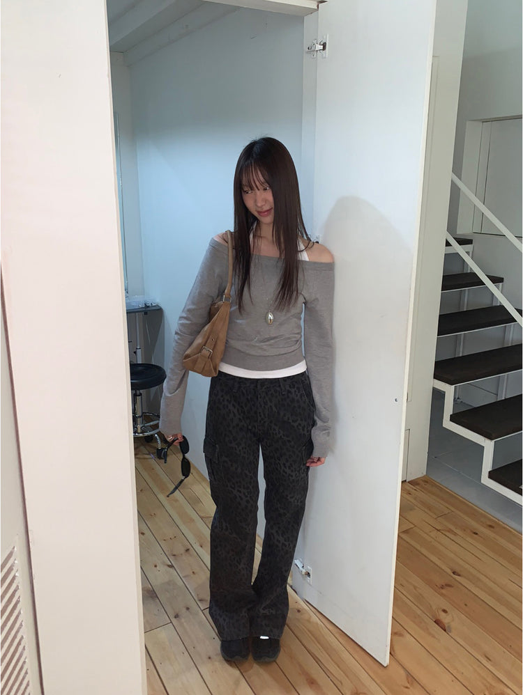 美色露肩修身針織上衣