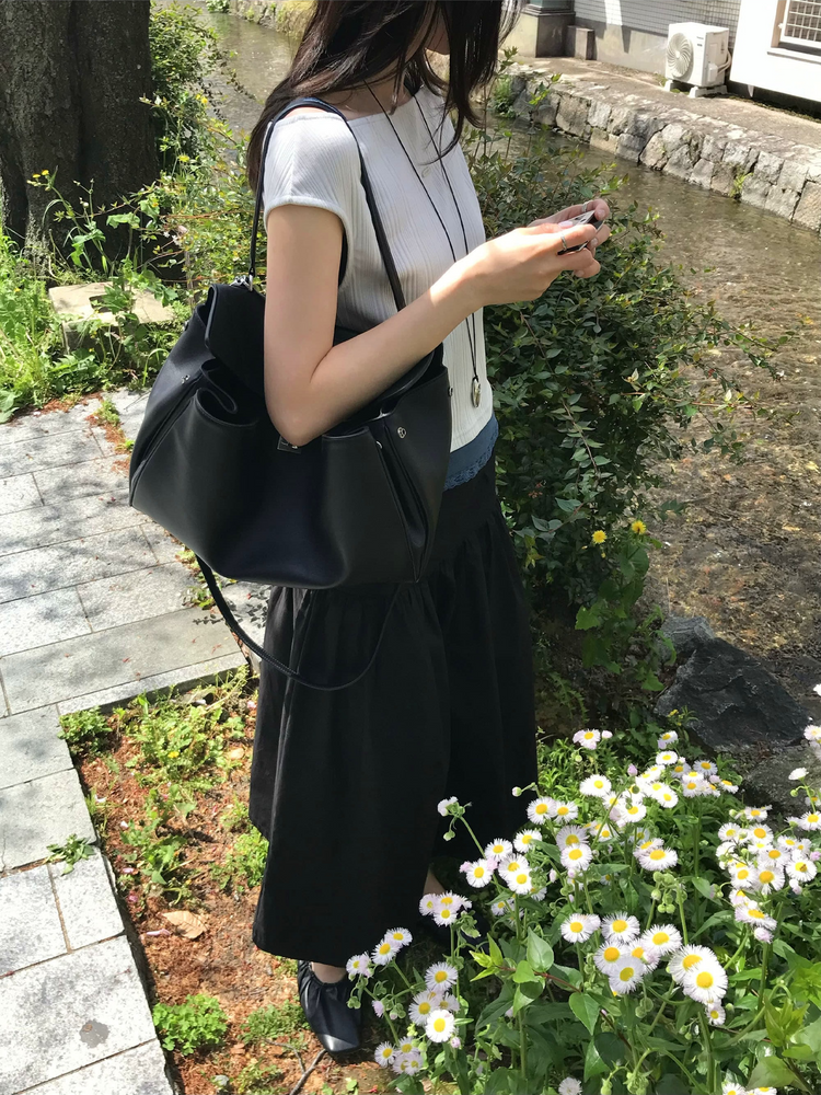 美肩鐵扣細節前後兩穿上衣