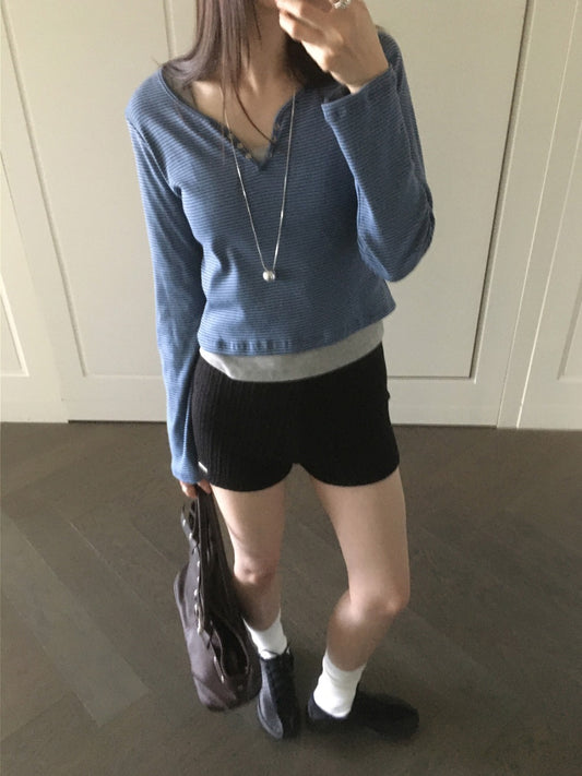 條紋V領暗扣細節上衣