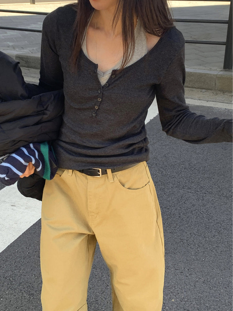 美色V領扣鈕修身上衣