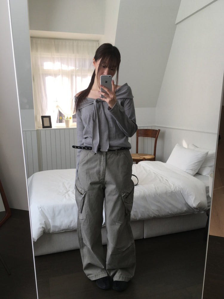 美肩垂帶領結條紋上衣